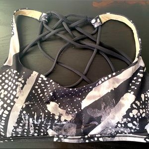 Lululemon free to be wild light support sports bra size 8
